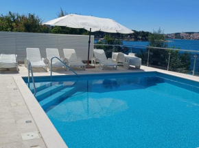 Отель Apartments Marija - 10m from beach  Трогир